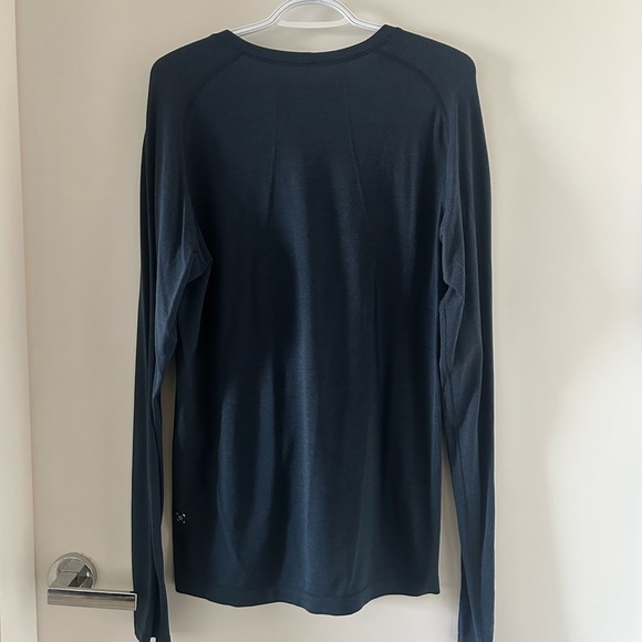 Lululemon Metal Vent Tech Long
Sleeve - Picture 6 of 6
